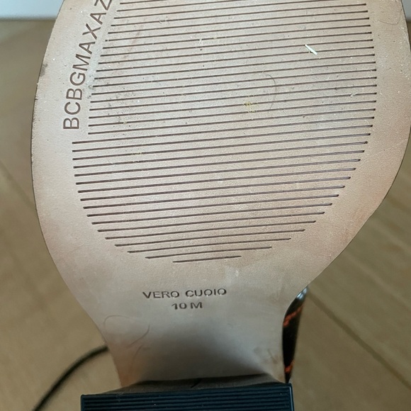 BCBGMaxAzria stylish, snake print, super comfortable lace up heels - Picture 7 of 7